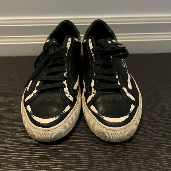 Givenchy Black/White leather low top sneakers - Picture 2 of 5